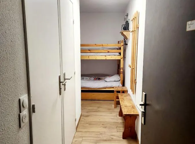 Апартаменты Cosy 4 Personnes - Atmosphere Chaleureuse Au Pied Des Pistes Ле дез Альп